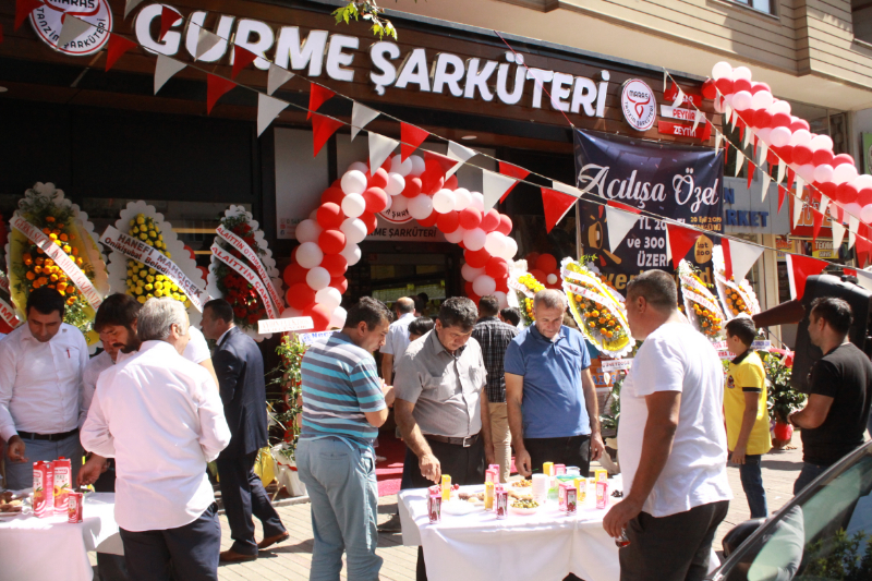 GURME ŞARKUTERİ YOĞUN İLGİYLE AÇILDI