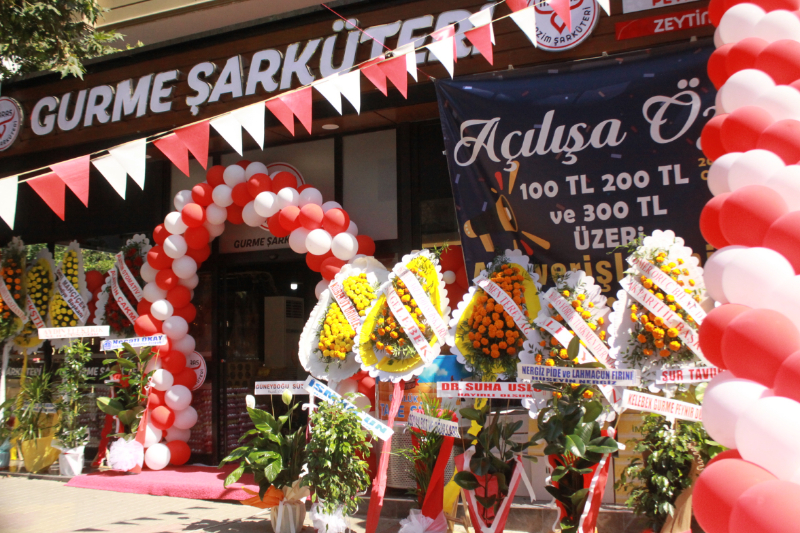 GURME ŞARKUTERİ YOĞUN İLGİYLE AÇILDI