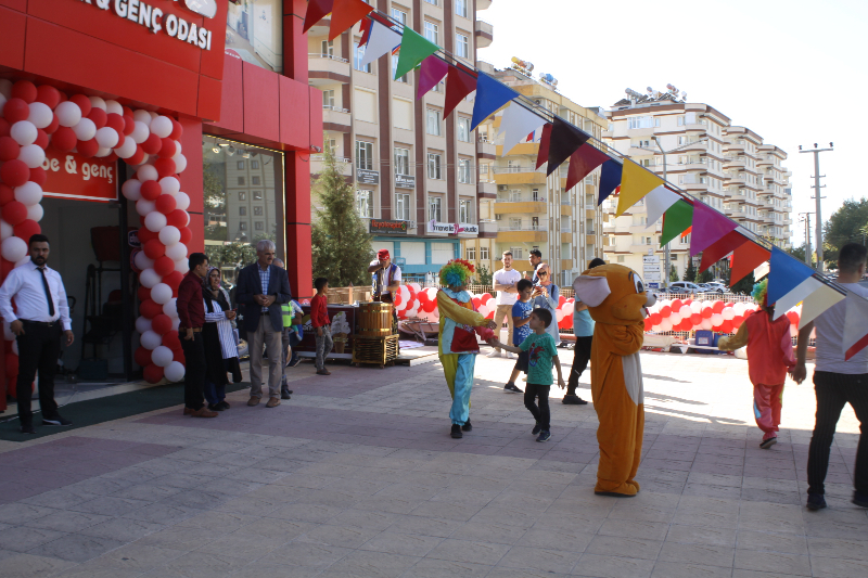 PİERRE CARDİN SHOWROOM