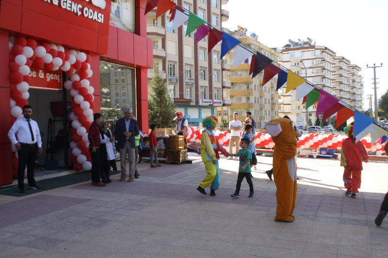 PİERRE CARDİN SHOWROOM