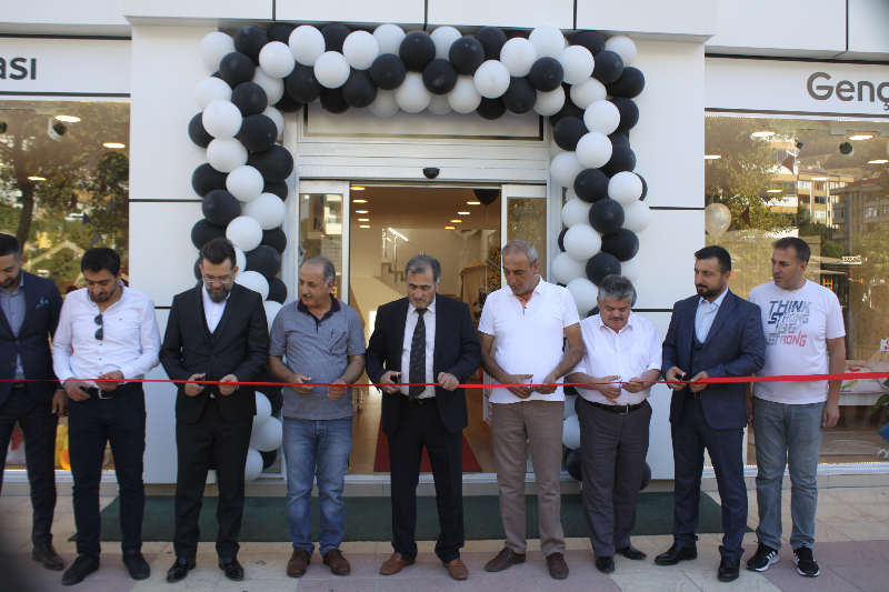 PİERRE CARDİN SHOWROOM