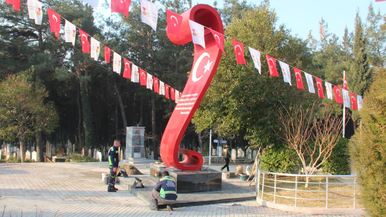 BÜYÜKŞEHİR’DEN ŞEHİTLİK ANITI