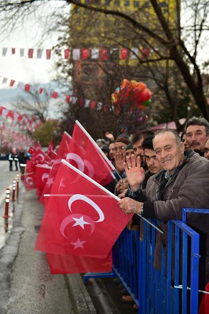 DULKADİROĞLU'NDAN 12 ŞUBAT KAHRAMANLARI ANISINA 12 BİN TÜRK BAYRAĞI