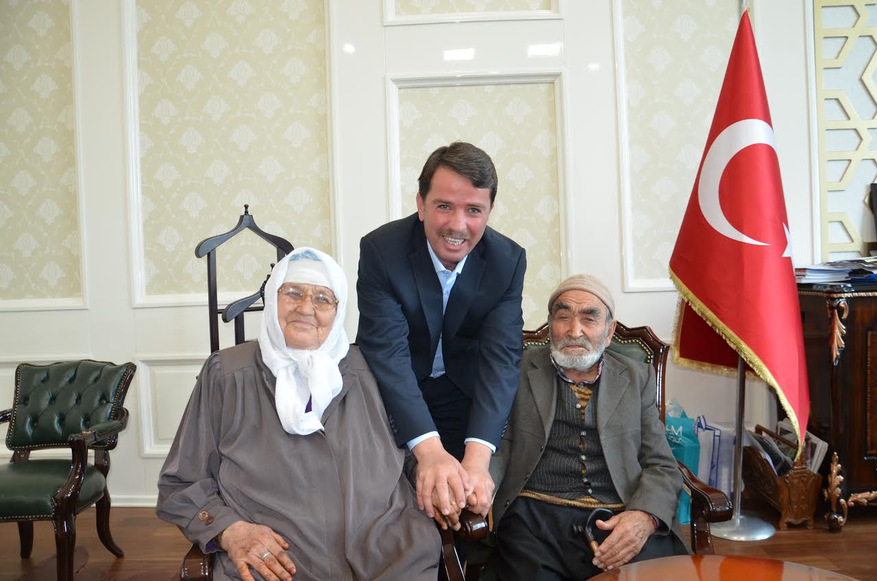 "Bir Yastıkta Yarım Asırlık Çiftler"