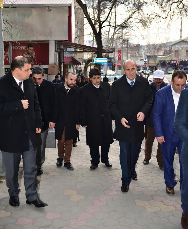 DULKADİROĞLU'NUN CADDE VE SOKAKLARI BİR BİR YENİLENİYOR