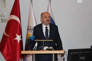 ÇSGB BAKANI MÜEZZİNOĞLU, KAYITLARIN DONDURULACAĞINI BELİRTTİ