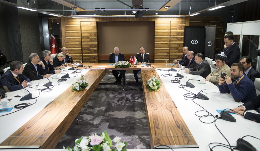 Başbakan Yıldırım, Almanya’da gazetecilere gündeme ilişkin açıklamalarda bulundu