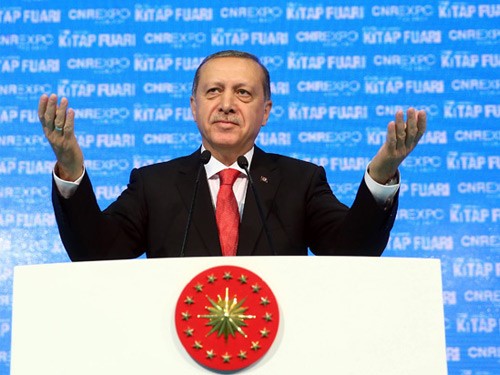 “Kendi Tarihimizi Yazmayınca Başkalarına Esir Oluyoruz”
