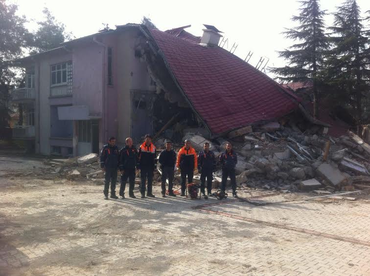 BÜYÜKŞEHİR’DEN AFAD’A DEPREM EVİ