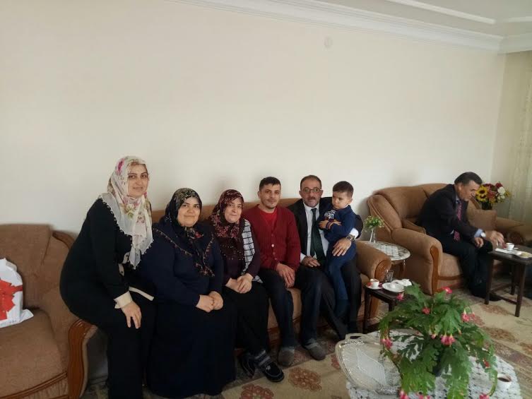 BAŞKAN GÜVEN’DEN ÇAT KAPI EV ZİYARETLERİ.