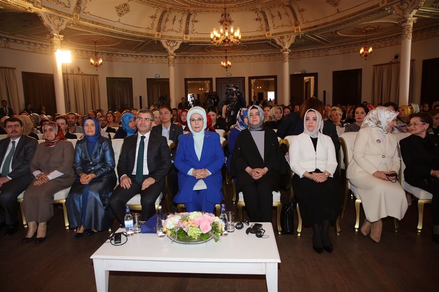 ''Toplumsal cinsiyet adaletinin her yerde izini sürüyoruz''