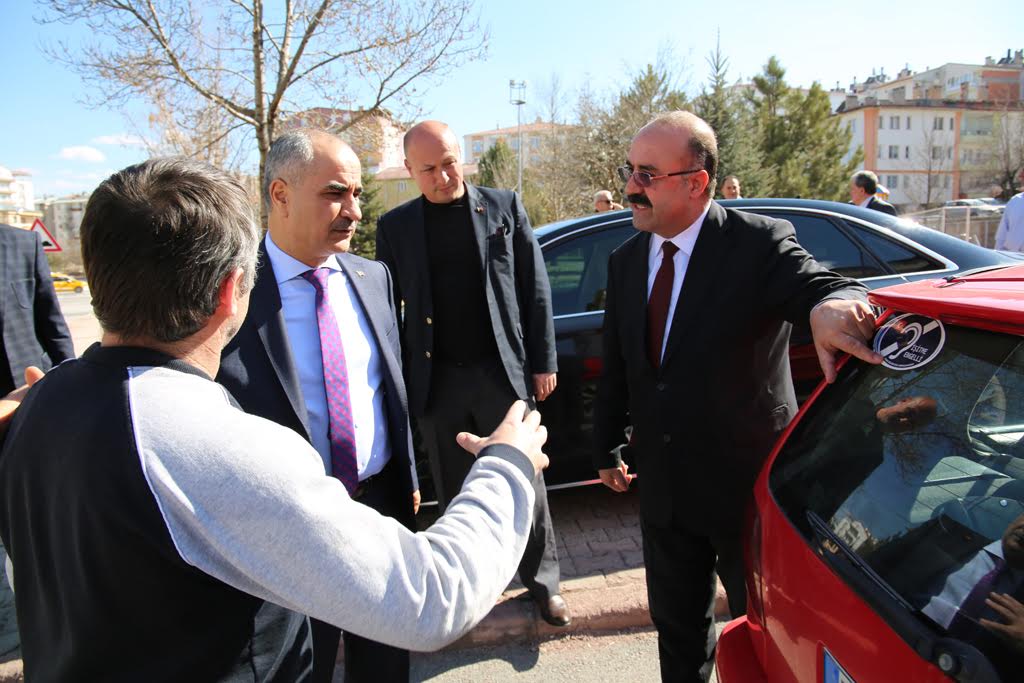 KABARTMA YAZI KURSUNU GÖRME ENGELLİ EĞİTMEN VERECEK…