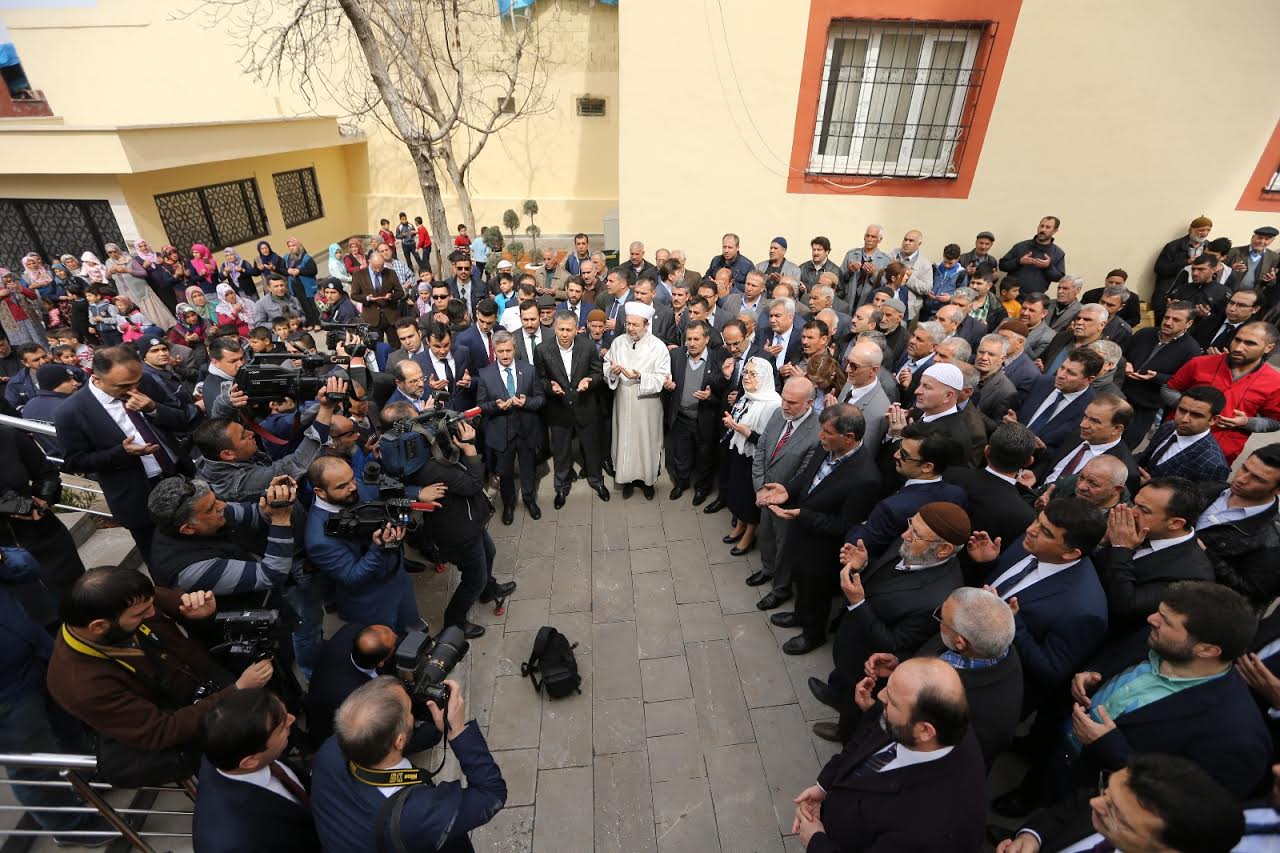 ŞEYH ŞAMİL CAMİSİNİ GÖRMEZ İLE ŞAHİN BİRLİKTE AÇTI