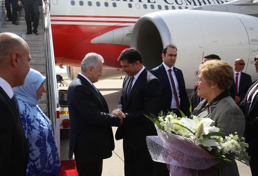 Başbakan Yıldırım, KKTC Başbakanı Özgürgün tarafından karşılandı