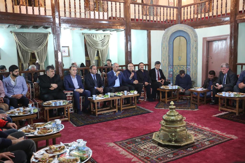 İRFAN MECLİSİNİN KONUĞU MECNUN OTYAKMAZ OLDU…