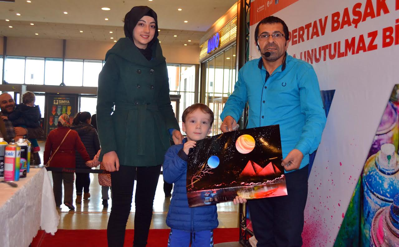 Ressam Pertav Başak’tan Piazza’da Mükemmel Gösteri