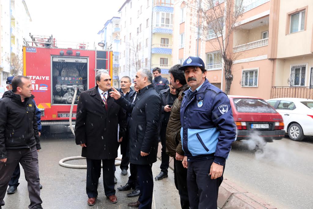 TEHLİKE SAÇAN METRUK BİNALAR YIKILIYOR…