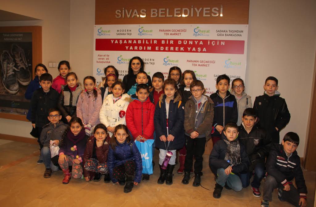 ÖĞRENCİLERİ MERAK ETTİKLERİNİ SORUP ÖĞRENDİLER