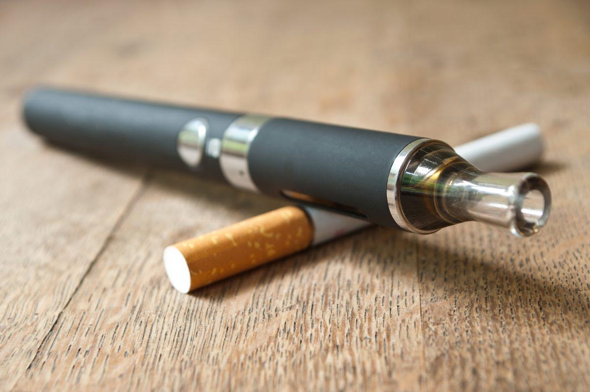 ELEKTRONİK SİGARA ÇILGINLIĞI HIZLA YAYILIYOR