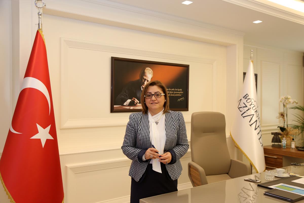 “BU GECE MİRAÇ, BERAAT VE BİN AYDAN HAYIRLI OLAN KADİR GECESİ’NİN MÜJDECİSİDİR”