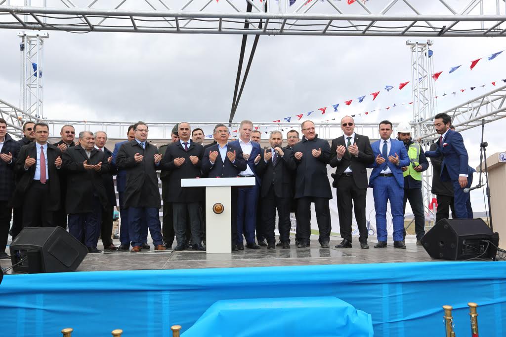 "TOPLU KONUT PROJEMİZ TÜRKİYE'YE MODEL OLDU" VEFA KONUTLARININ TEMELLERİ ATILDI