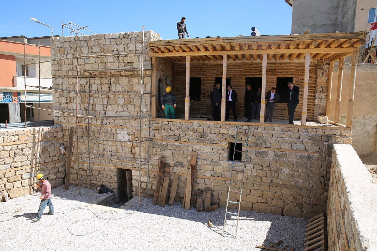 TARİHİ KONAĞIN RESTORASYONU DEVAM EDİYOR…