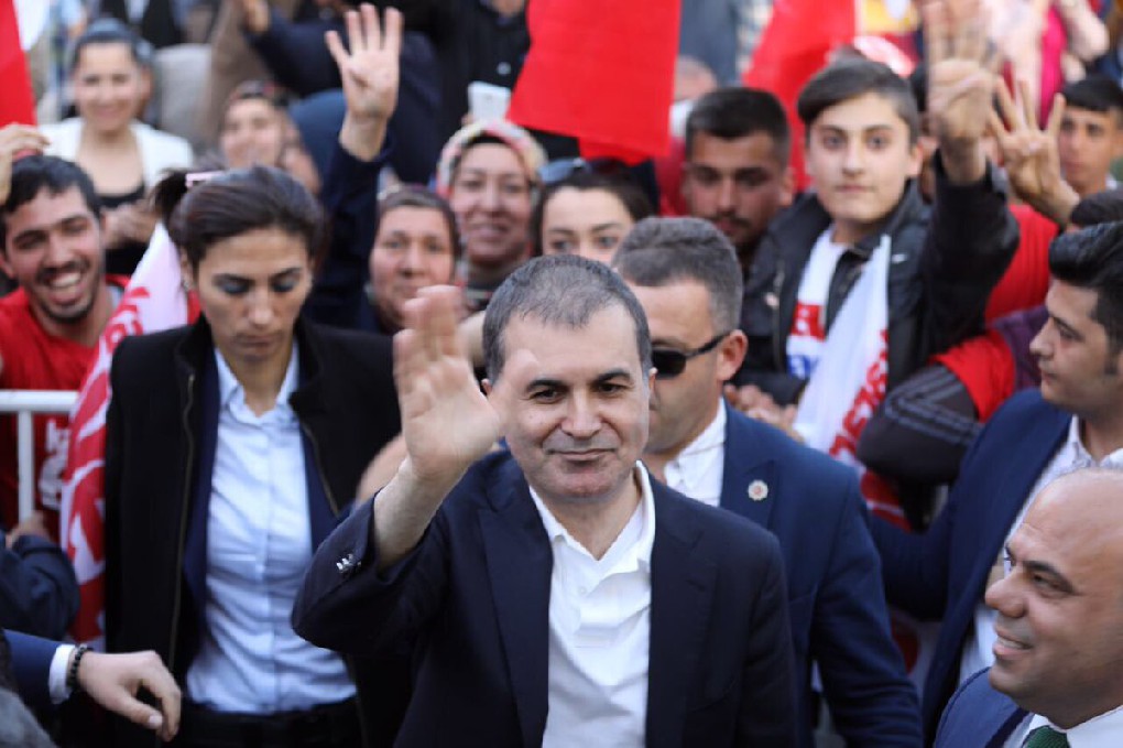 AB Bakanı Ömer Çelik Adana'nın Yüreğir İlçesinde Halka Hitap Etti