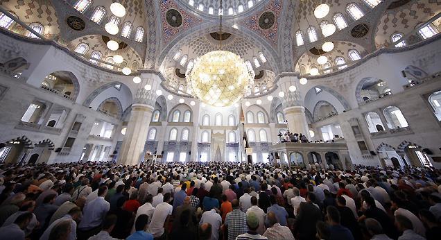 Cuma Hutbesi: “Hz. Peygamber ve Güven Toplumu”