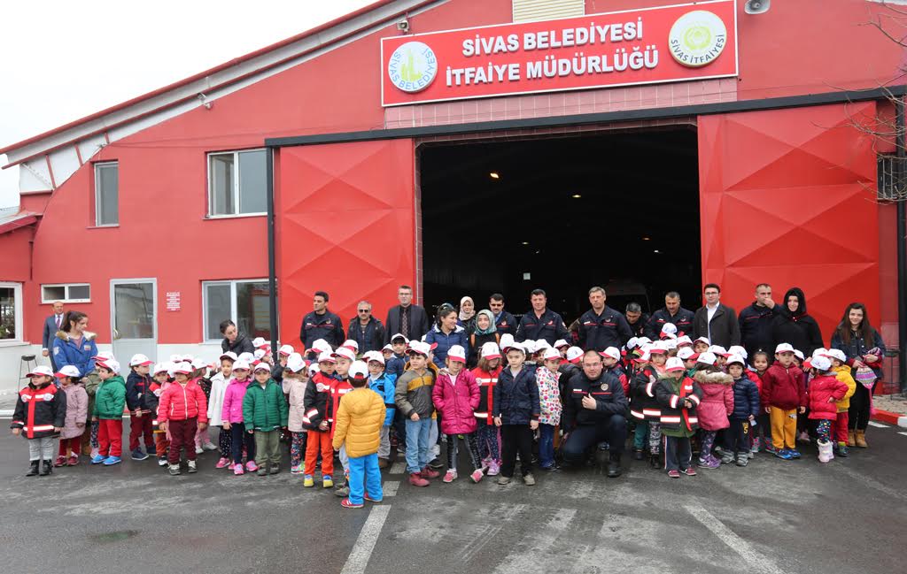AĞAÇ YAŞKEN EĞİLİR…
