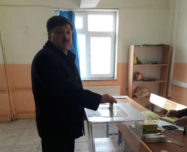 BAŞKAN ÇELEĞEN OYUNU KULLANDI