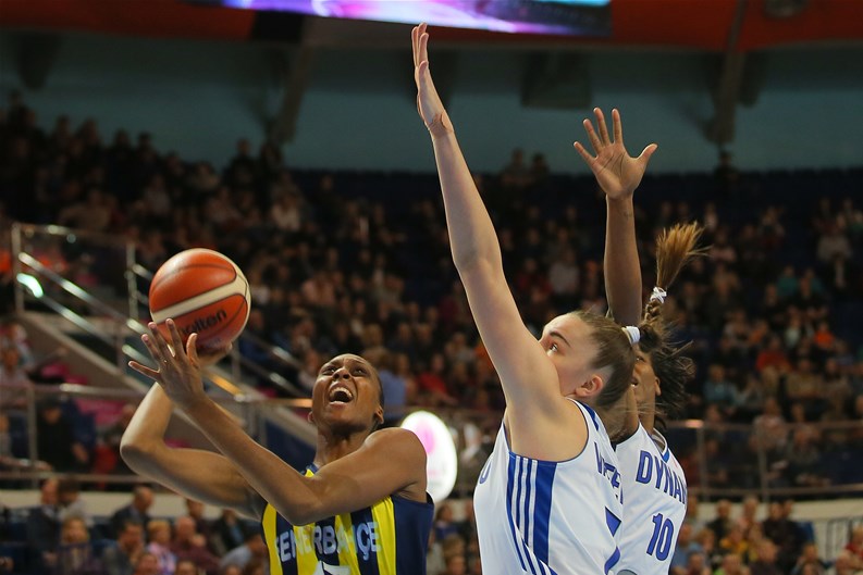 BAKAN ÇAĞATAY KILIÇ, FENERBAHÇE'Yİ TEBRİK ETTİ