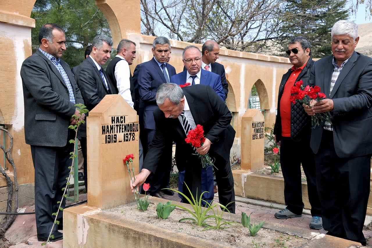 HAMİT FENDOĞLU MEZARI BAŞINDA DUALARLA ANILDI