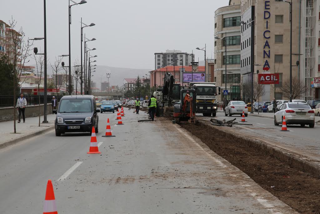 YOL GENİŞLETME ÇALIŞMALARI BAŞLADI…