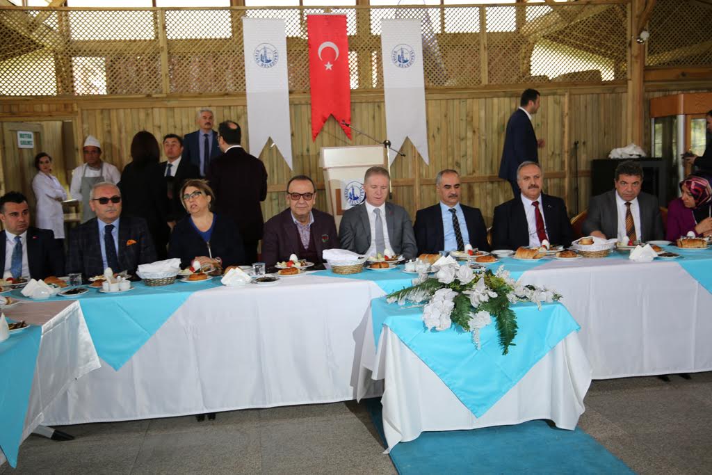 "HAYIRSEVER OLMAK İÇİN ZENGİN OLMAK YETMEZ"