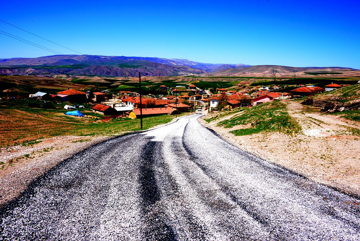 BÜYÜKŞEHİR YAZIHAN’DA 6 KM ASFALT ÇALIŞMASI YAPTI