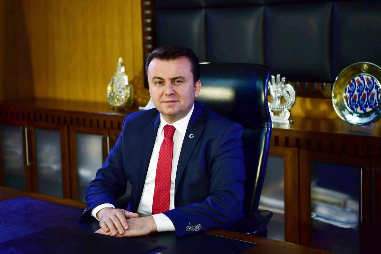 BAŞKAN ERKOÇ: “1 MAYIS EMEK VE DAYANIŞMA GÜNÜNÜ KUTLUYORUM”