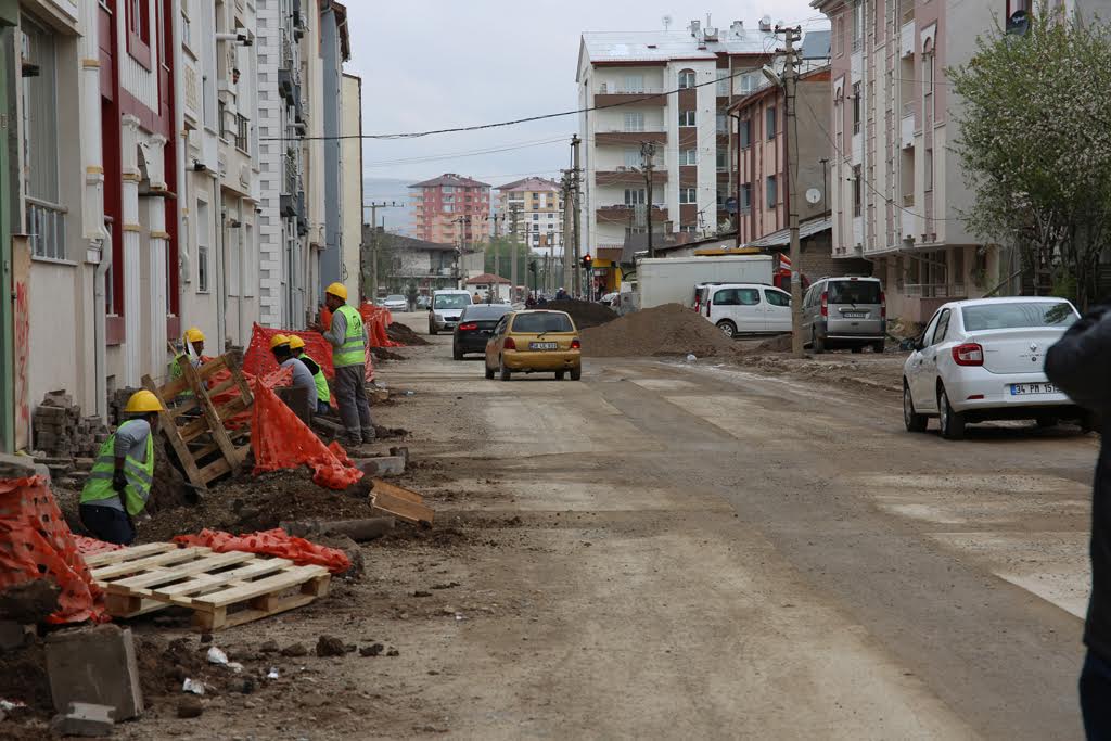 HASTANE YOLU GENİŞLİYOR…