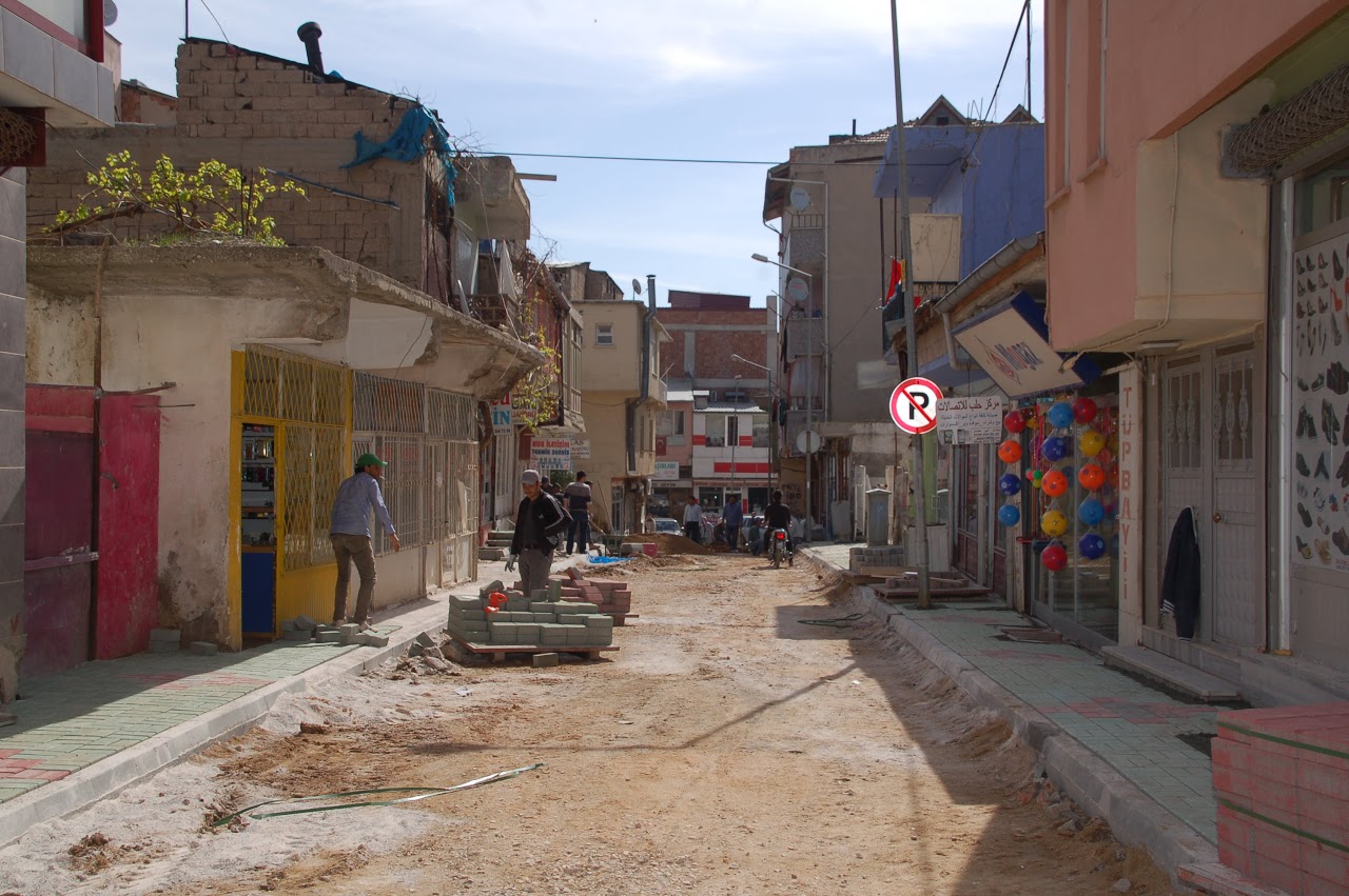 AFŞİN SOKAK SOKAK YENİLENİYOR…