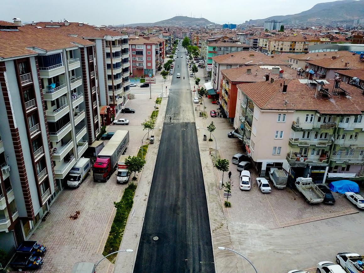 ALTYAPISI BİTEN YERLER ASFALTLANIYOR