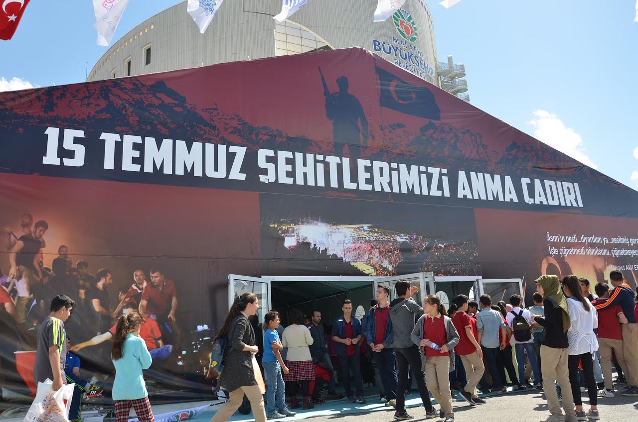 MABESEM, ŞİİRLERLE YÜREKLERE DOKUNUYOR