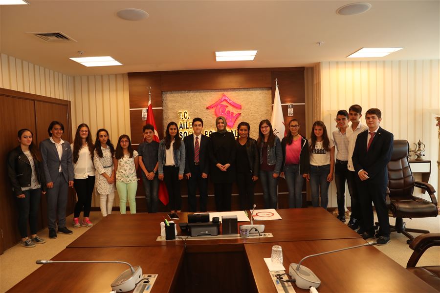 Devlet koruması altındaki çocuk evlerinden iki TEOG birincisi