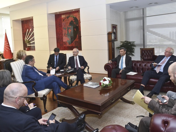 CHP GENEL BAŞKANI KEMAL KILIÇDAROĞLU, ALMANYA DIŞ İŞLERİ BAKANI SİGMAR GABRİEL’LE GÖRÜŞTÜ