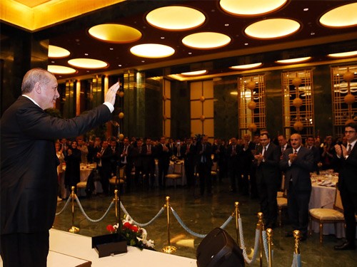 Cumhurbaşkanı Erdoğan, Cumhurbaşkanlığı Personeliyle İftar Yaptı