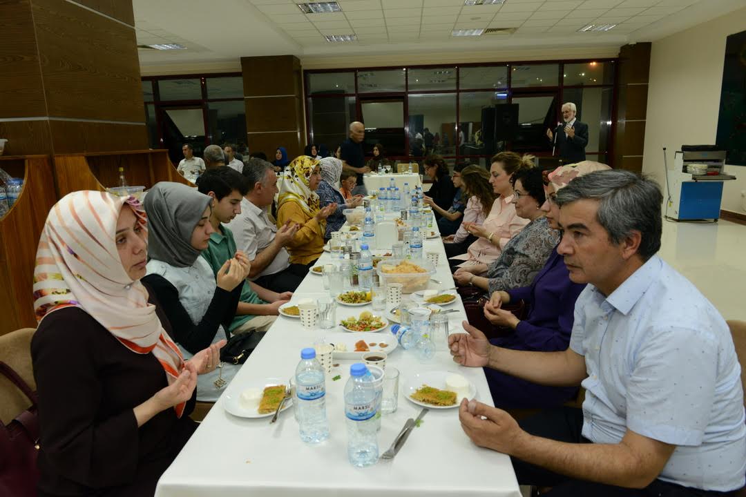 KSÜ Ailesi, İftar Yemeğinde Buluştu