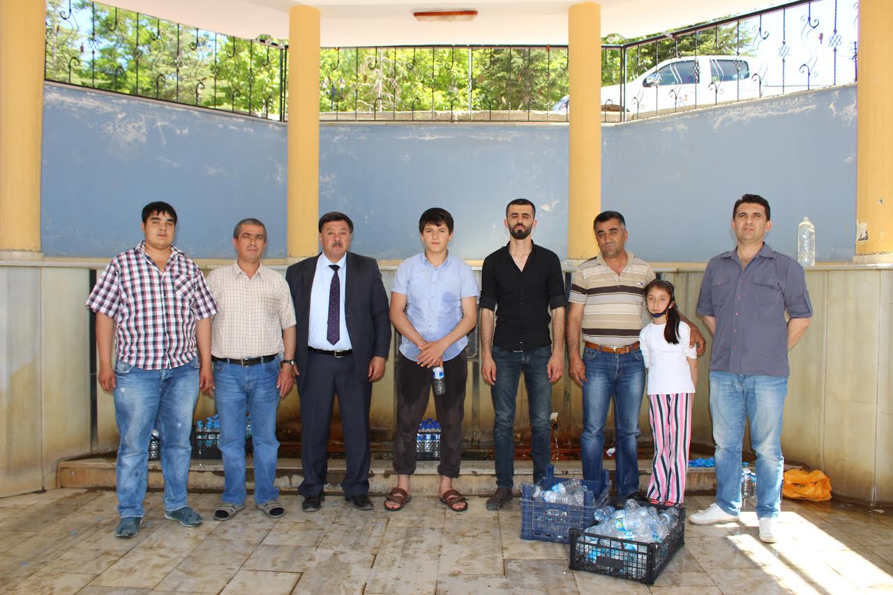 Vatandaşlar iftarı acı su ile yapıyor