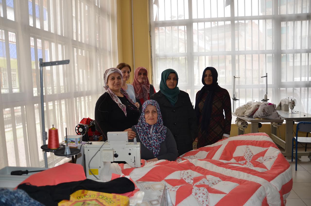 BÜYÜKŞEHİR’İN SOSYAL TESİSİ MAHALLENİN FABRİKASI OLDU