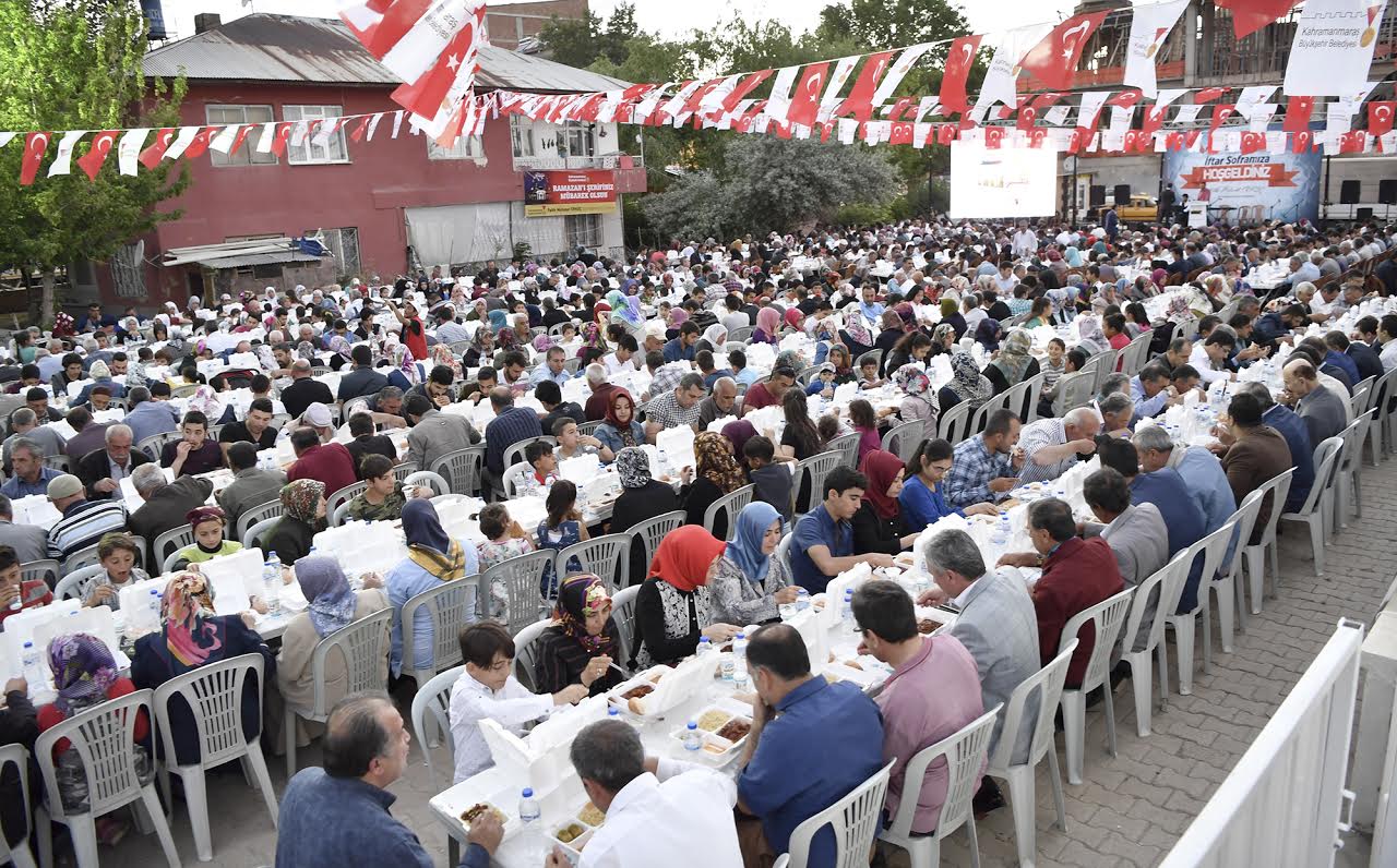 BÜYÜKŞEHİR’DEN AFŞİN’DE İFTAR