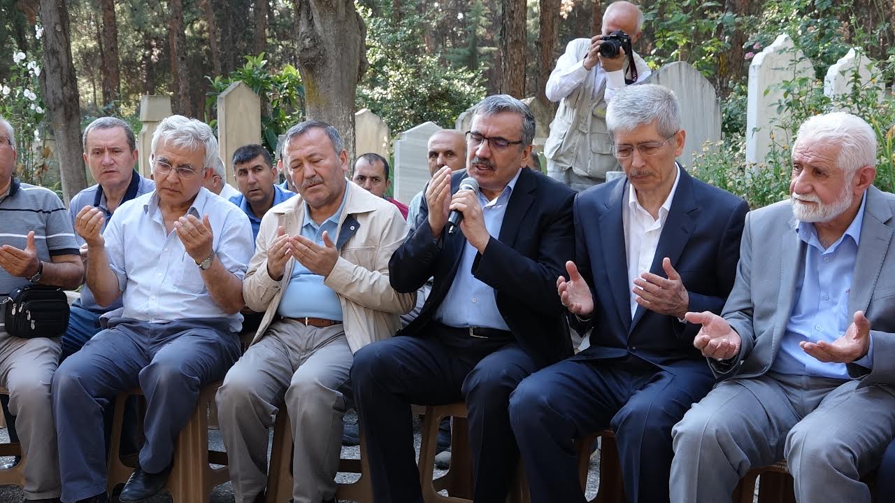 ŞEYH ALİ SEZAİ EFENDİ KABRİ BAŞINDA ANILDI