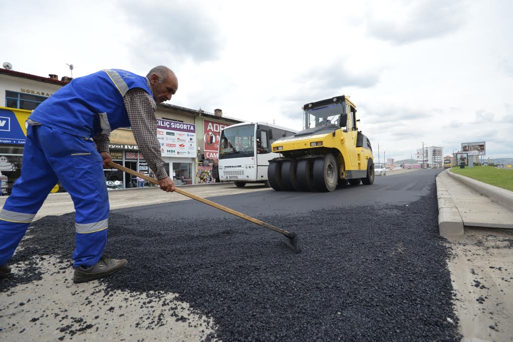 CADDELER YENİLENİYOR…