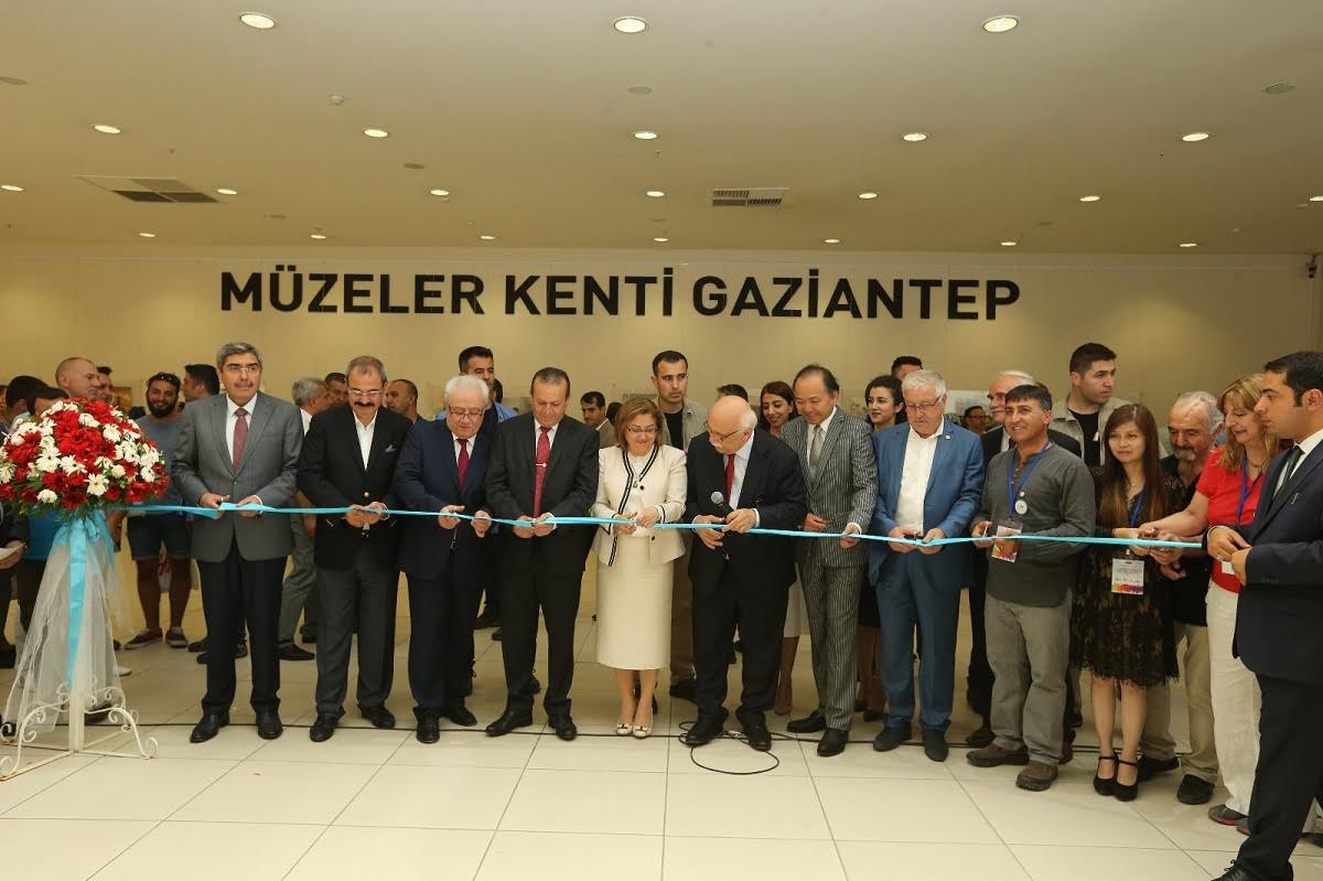 30 METRELİK SULUBOYA RESİM ÇALIŞMASINDA GAZİANTEP'İ YANSITTILAR